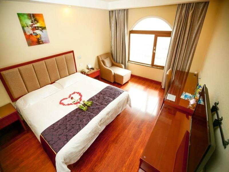 Greentree Inn Shandong Qingdao Wuyishan Road Jiashike Shopping Center Business Hotel Экстерьер фото