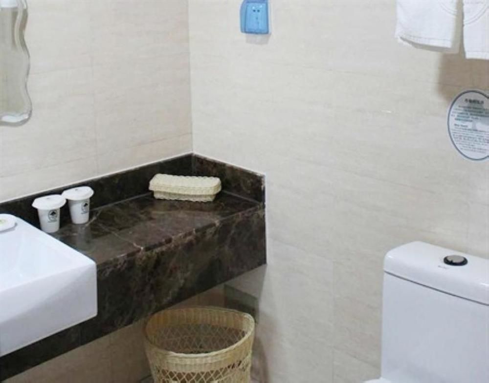 Greentree Inn Shandong Qingdao Wuyishan Road Jiashike Shopping Center Business Hotel Экстерьер фото